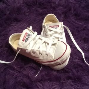 White Converse low tops